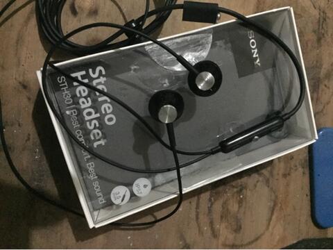 wts sony headset sth 30 black. mint condition. cod bandung.