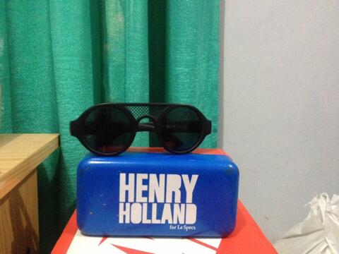Kaca Mata - Le Specs Henry Holland Circle the Mesh Black Dope