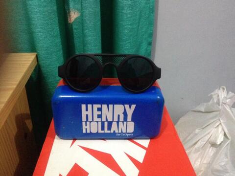 Kaca Mata - Le Specs Henry Holland Circle the Mesh Black Dope