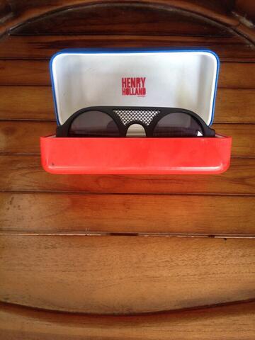 Kaca Mata - Le Specs Henry Holland Circle the Mesh Black Dope