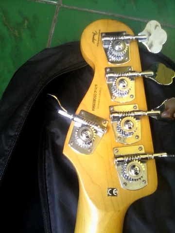 squier precision special standart series 5string