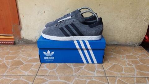 WTS Adidas tobaco x mountaineering (RARE ITEMS)