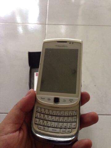 Blackberry 9810 Torch 2 putih ex garansi
