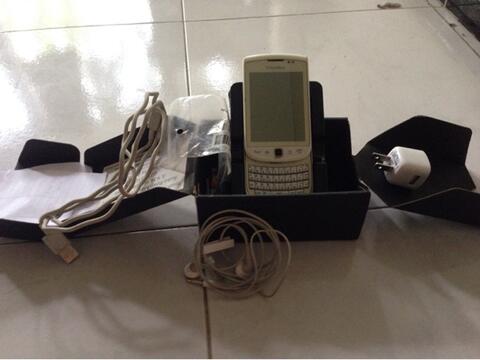 Blackberry 9810 Torch 2 putih ex garansi