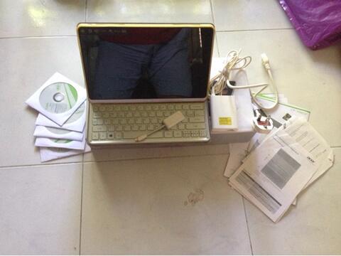 Acer Iconia W7/W700 core i3/4GB/64GB SSD
