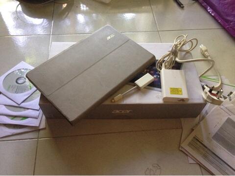 Acer Iconia W7/W700 core i3/4GB/64GB SSD