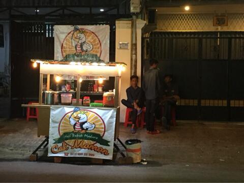 warung nasi pedas bebek madura "cak momon"