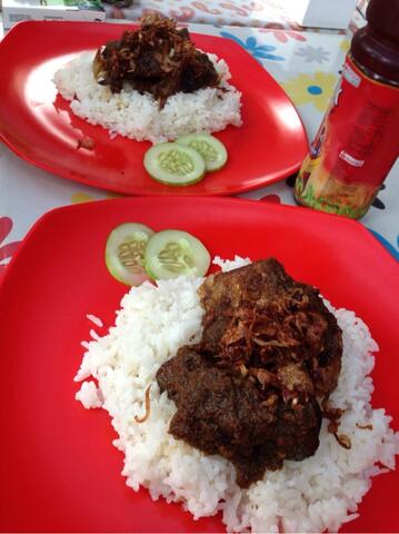 warung nasi pedas bebek madura "cak momon"