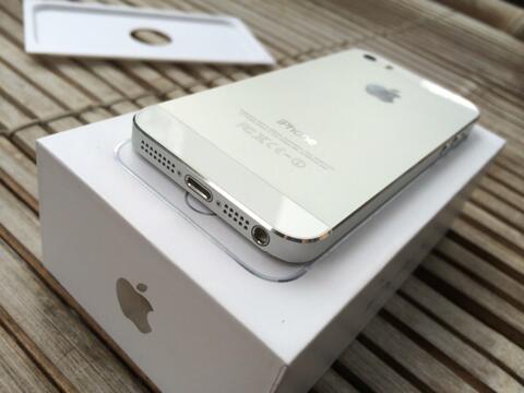 Dijual iPhone 5S 64GB Silver (Second)
