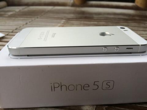 Dijual iPhone 5S 64GB Silver (Second)
