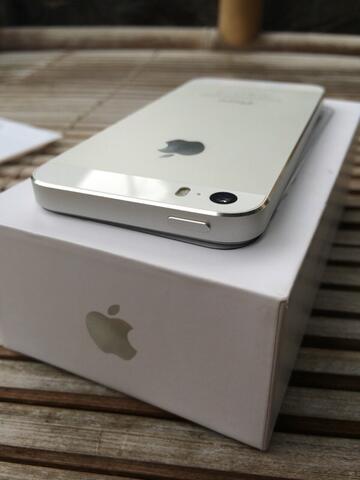 Dijual iPhone 5S 64GB Silver (Second)