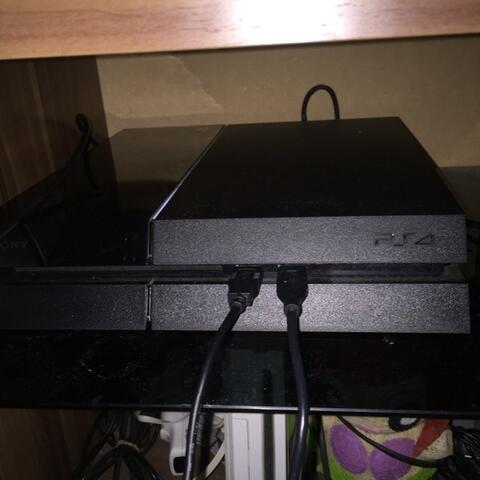 FOR SALE! PLAYSTATION 4 (2nd)