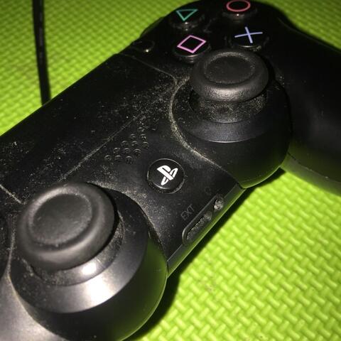 FOR SALE! PLAYSTATION 4 (2nd)