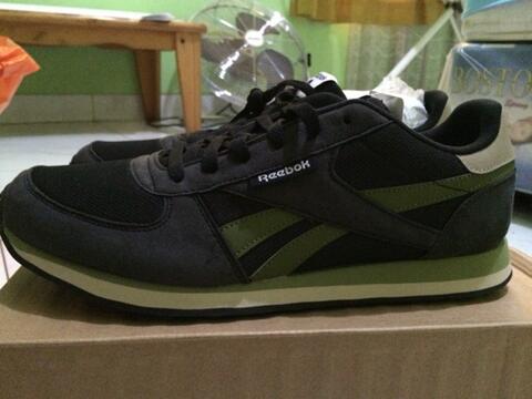 Terjual reebok royal flag cl jogger size 43 | KASKUS