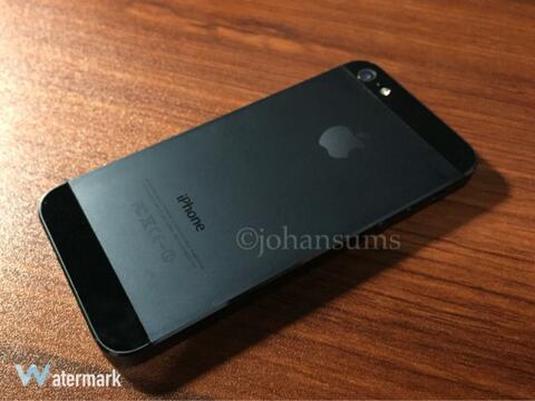 Jual iphone 5g 16 gb black mulus ex garansi trikomsel bonus lunatik case