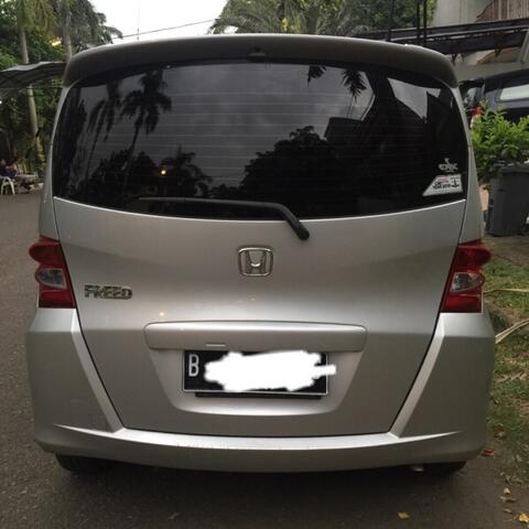 Honda Freed 2010 Silver A/T Murah Banget.