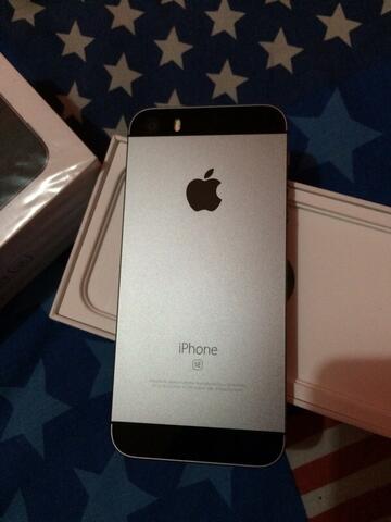 Dijual iPhone SE 16GB Silver Grey Second