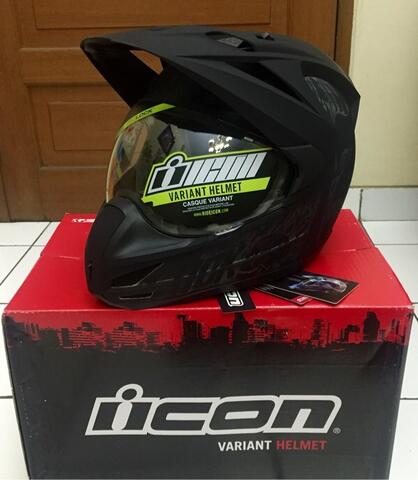 Helm Supermoto Icon Variant Black Construct size Large BNIB