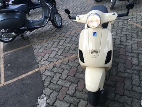 Terjual Vespa LX italy 2008 Siena (warna langka untuk motor lx italy) |  KASKUS