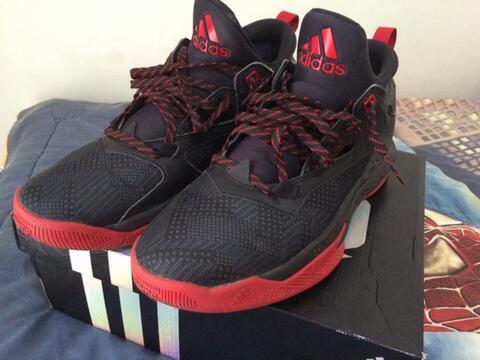 Sepatu Basket Adidas D Lillard 2