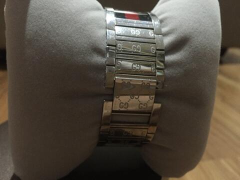 jam ( watch ) Gucci authentic women