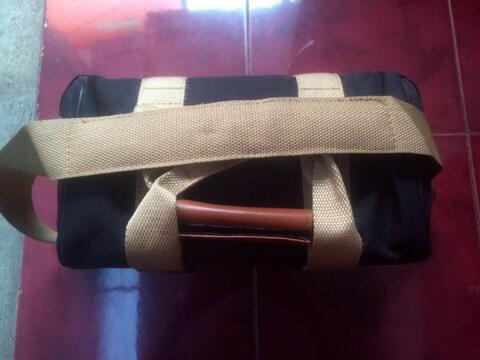 Tas kamera Canon ( bukan nikon, fujifilm, leica )