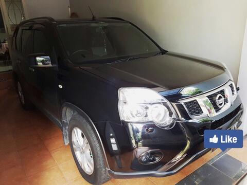 MOBIL NISSAN X TRAIL 2012 HITAM BLACK MULUS JUAL CEPAT