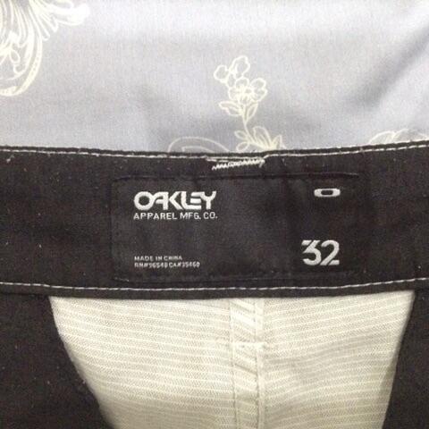 celana pendek oakley dan giordano original ukuran 34 dan 32