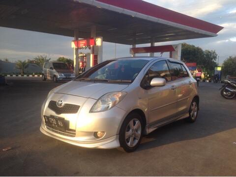 jual Yaris type S 2006 automatic - silver metalik