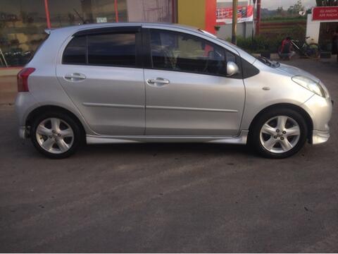 jual Yaris type S 2006 automatic - silver metalik