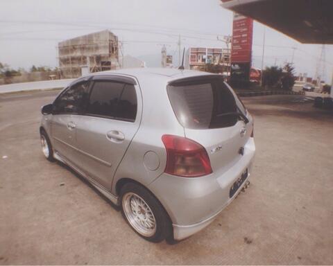 jual Yaris type S 2006 automatic - silver metalik