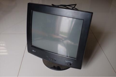 Monitor PC merk LG 12 inch StudioWorks 500G LC Komputer