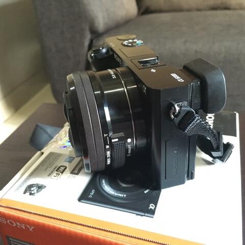 Sony Mirrorless Alpha 6000 Lens Kit 16-50mm Mint Condition