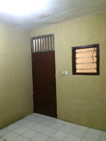 DIJUAL RUMAH SIAP HUNI daerah JATIWARINGIN, Jakarta Timur