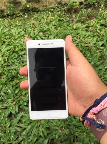 Oppo F1 Expert rose gold
