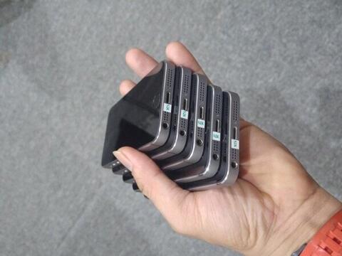 Terjual iPhone 5s 64 grey ex international, bukan 