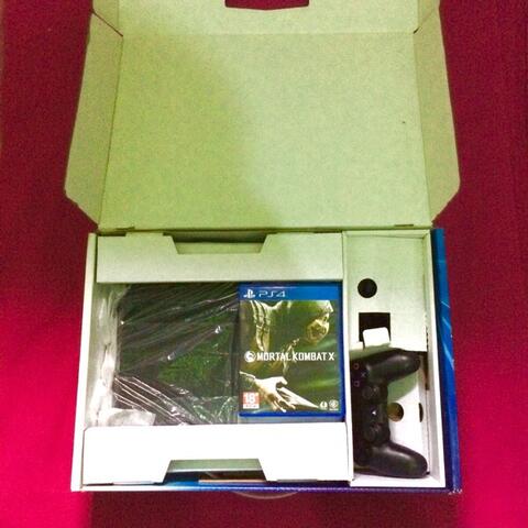 Playstation 4/PS4 second great condition + BD Mortal Kombat X