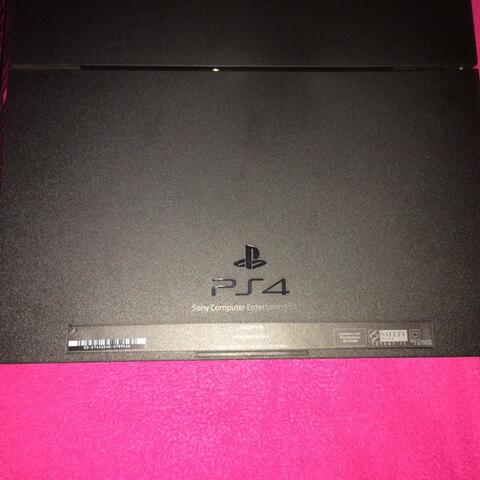 Playstation 4/PS4 second great condition + BD Mortal Kombat X