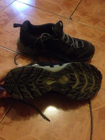 WTS Adidas AX1 outdoor not tnf Columbia vans DC converse