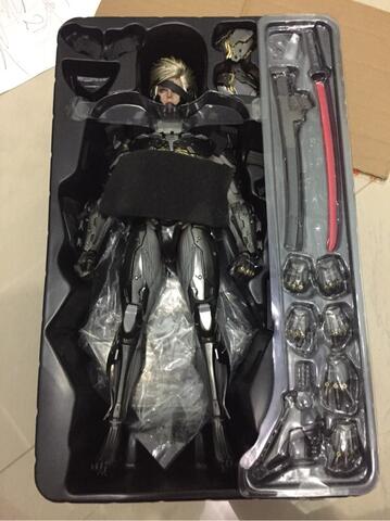 Hot Toys Raiden Metal Gear Rising Exc version