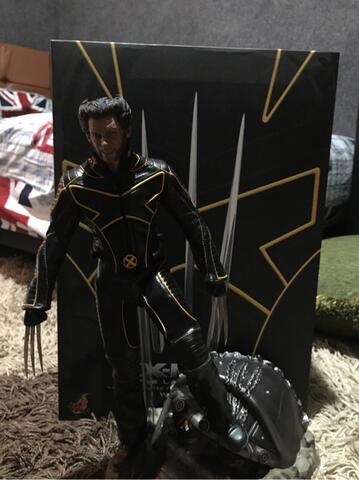 WTS HOT TOYS WOLVERINE X-MEN THE LAST STAND (BIB)