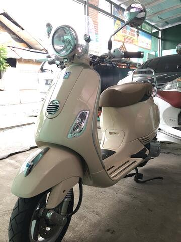 vespa Lxv150cc pemakaian 2bulan goodcondition cream