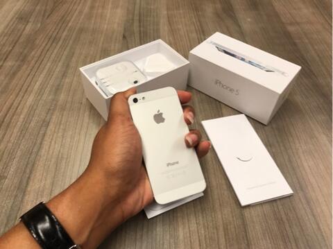 iPhone 5 32GB White Second Fulset Mulus Ex Internasional COD Pontianak