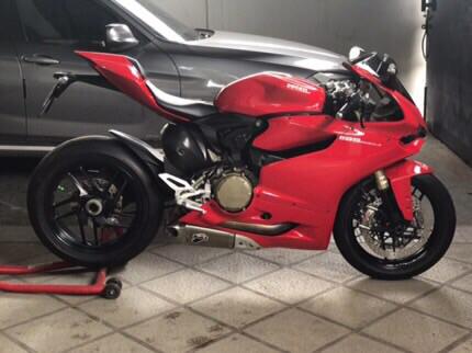 Ducati Panigale 1199 Base 2012 (built up, edisi pertama)
