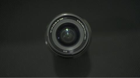 lensa Sony 28-70 FE 3.5-5.6