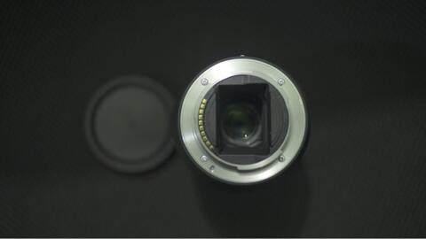 lensa Sony 28-70 FE 3.5-5.6