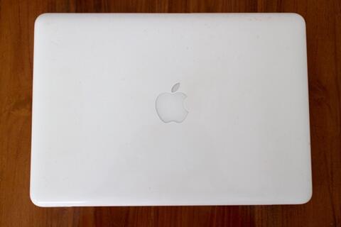 Macbook White Unibody