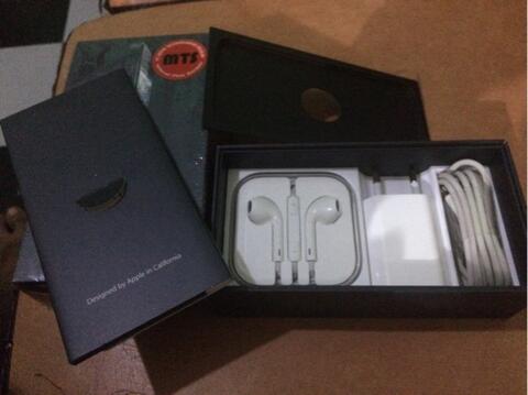 asesoris headset charger ori iphone 5 eks resmi