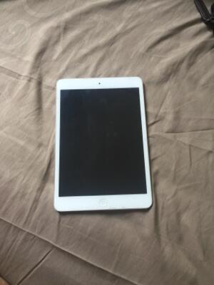 Ipad mini 1 16GB wifi only