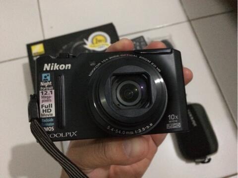 Nikon Coolpix S8100